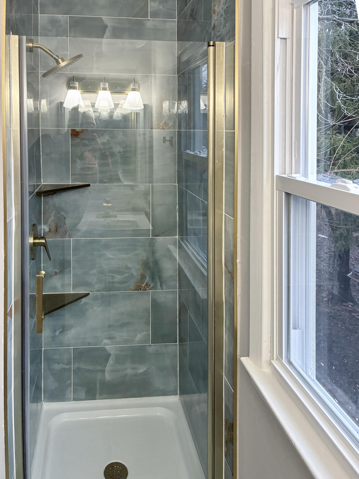 4969 North 58th Street Milwaukee, WI 53218 - Photo 15 of 20 shower