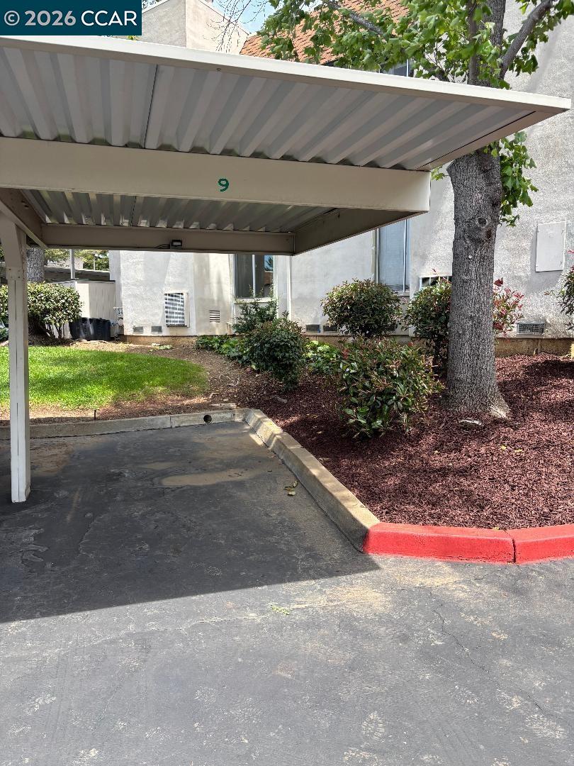 5460 Concord Boulevard, Unit B7 Concord, CA 94521 - Photo 17 of 20 a view of outdoor space and yard