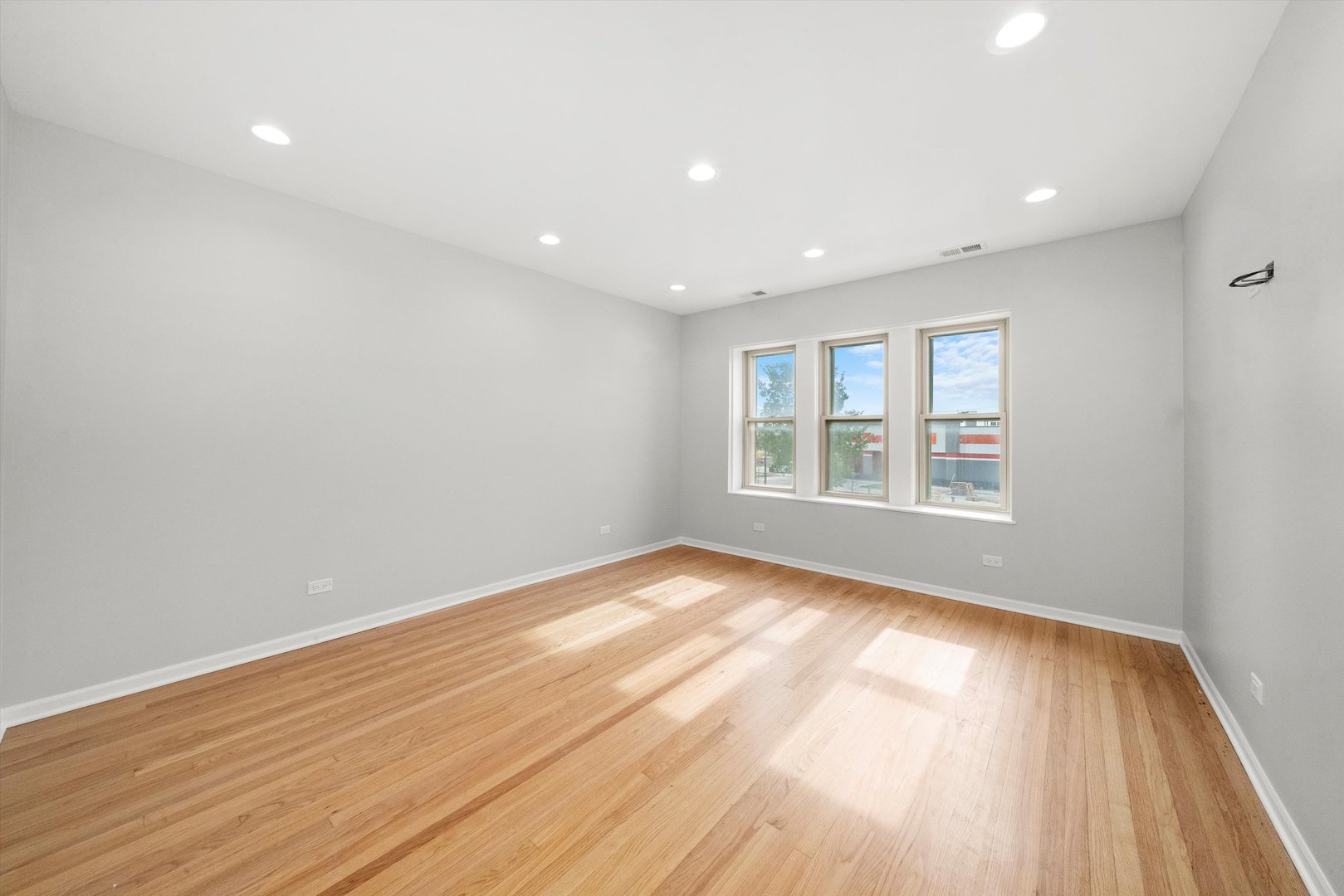 5030 South Archer Avenue Chicago, IL 60632 - Photo 6 of 40