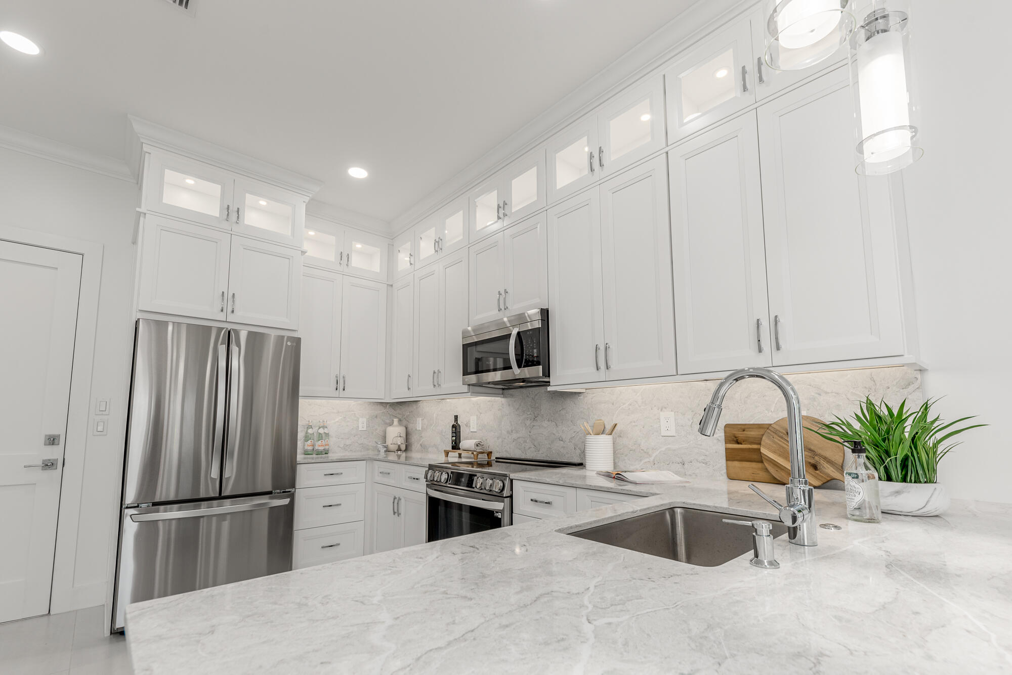 4674 Southeast Manatee Terrace Stuart, FL 34997 - Photo 5 of 28 Manatee Isles 230114-46 - Copy - Copy