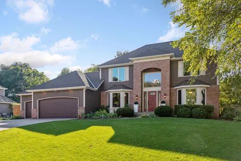 $699,000 | 5955 Parkwood Drive, Shoreview, MN 55126