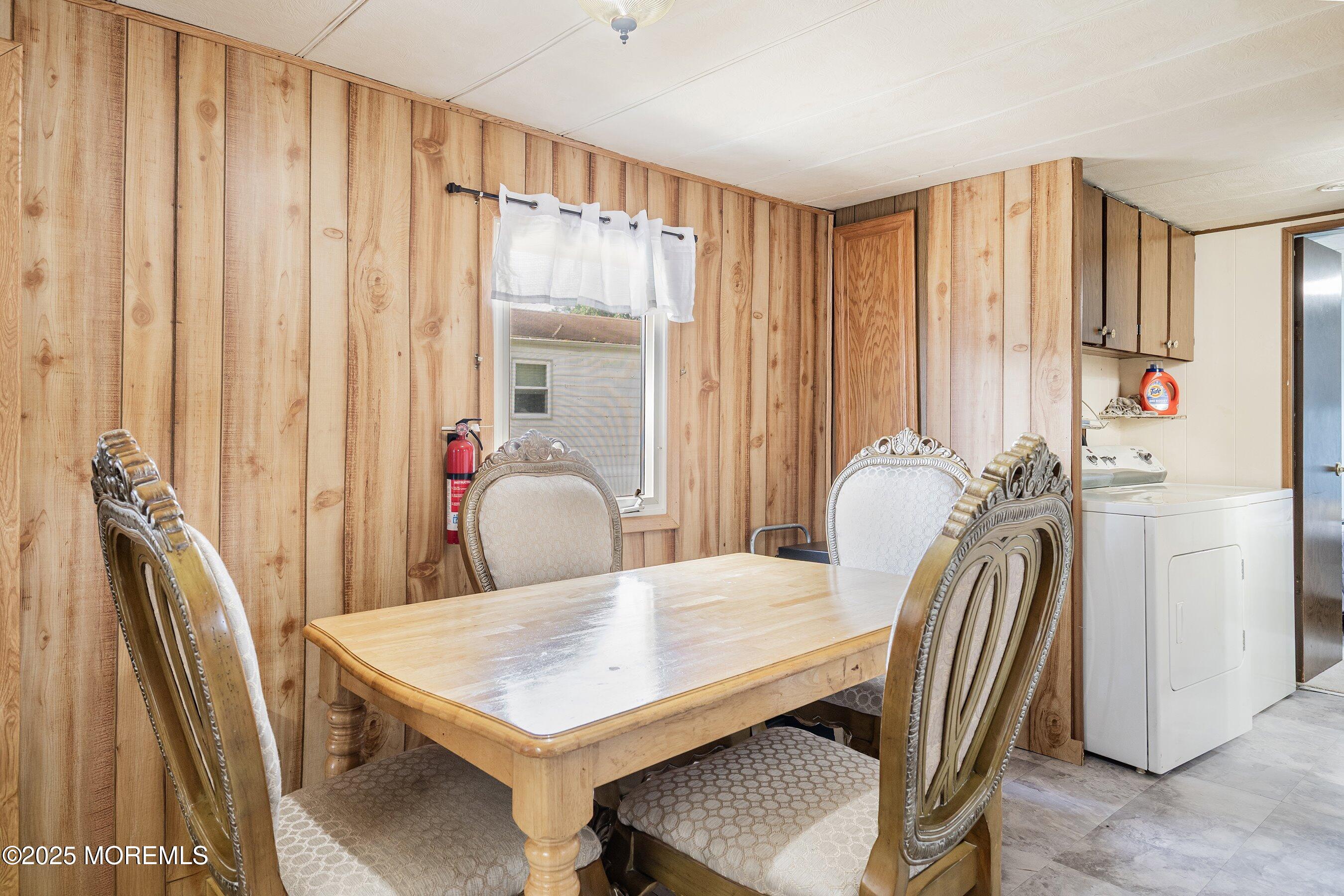 819 North Street Jackson, NJ 08527 - Photo 7 of 16 a view of a a dining room with furniture window and outside view
