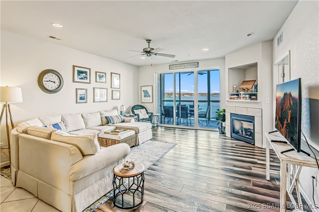 1200 Lands End Parkway, Unit 319 Osage Beach, MO 65065 - Photo 3 of 50