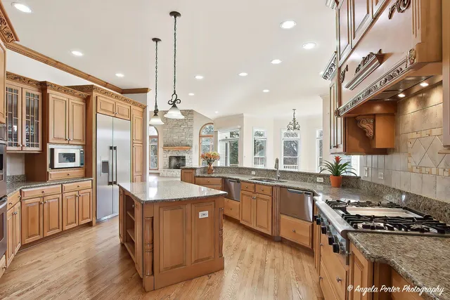 $1,150,000 | 3513 Deep Wood Drive, Crystal Lake, IL 60012