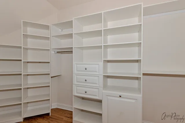 $1,150,000 | 3513 Deep Wood Drive, Crystal Lake, IL 60012