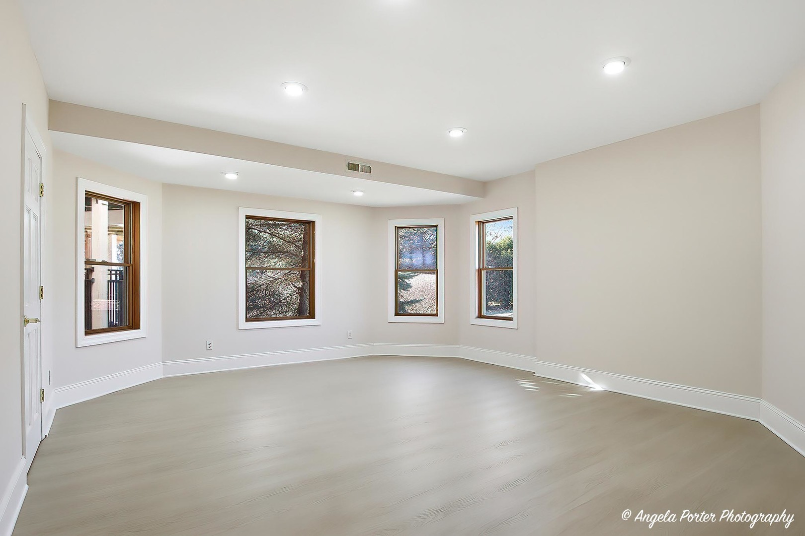 3513 Deep Wood Drive Crystal Lake, IL 60012 - Photo 46 of 71 a view of an empty room with a window