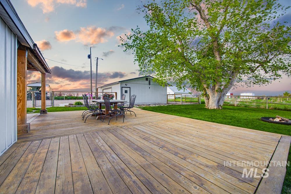 9216 South Happy Valley Road Nampa, ID 83686 - Photo 3 of 24