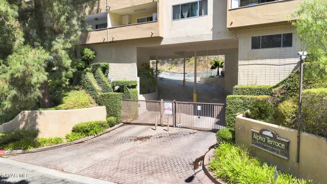 $795,000 | 1935 Alpha Road, Unit 112, Glendale, CA 91208