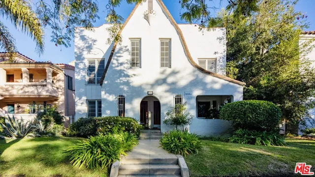 $3,100 | 132 North La Peer Drive, Unit 1, Beverly Hills, CA 90211