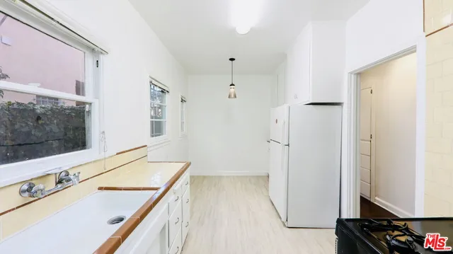 $3,100 | 132 North La Peer Drive, Unit 1, Beverly Hills, CA 90211