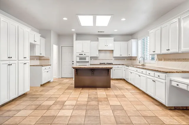 $605,000 | 2782 Poe Avenue, Clovis, CA 93611