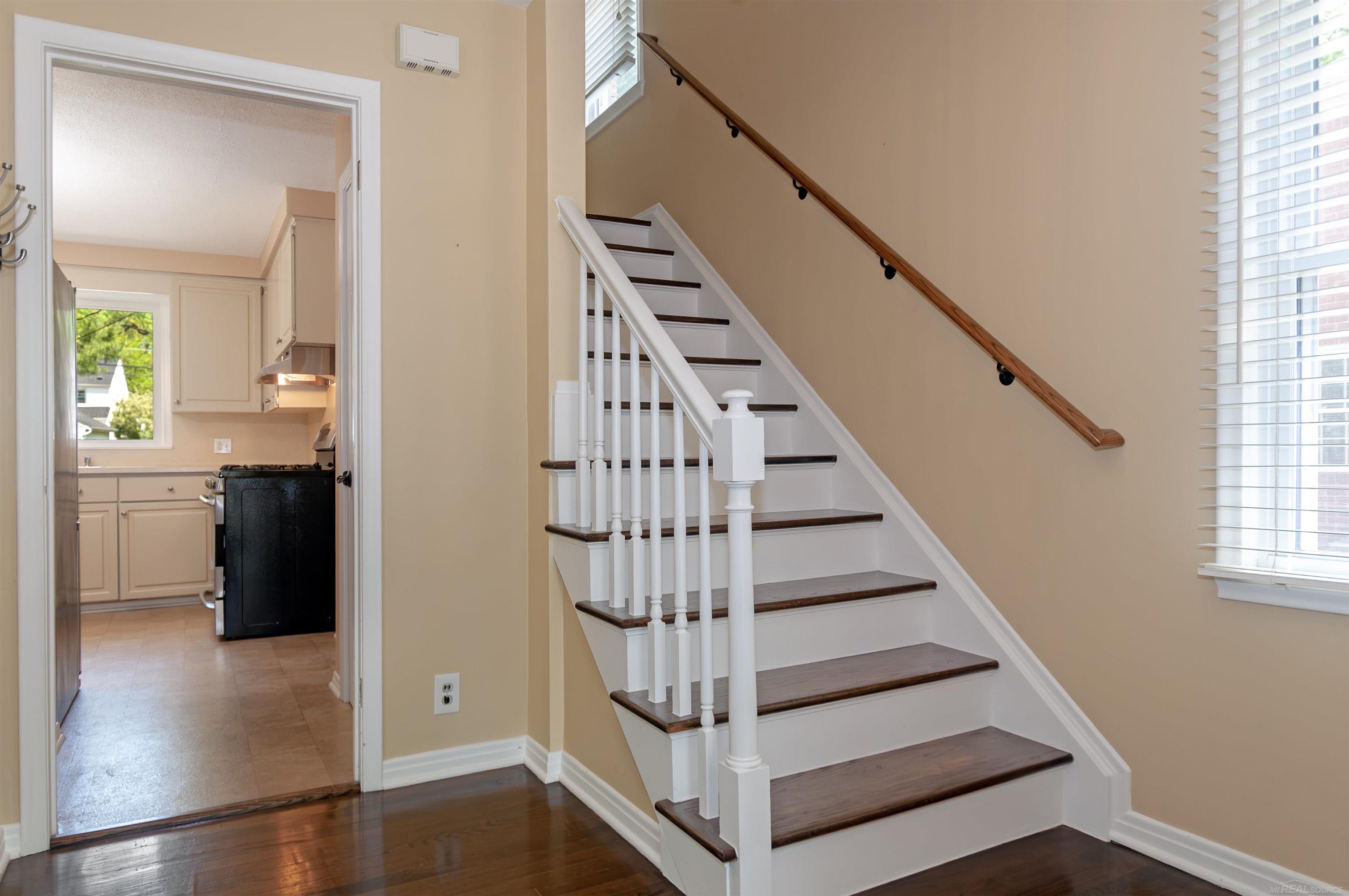 1772 Prestwick Road Grosse Pointe, MI 48236 - Photo 20 of 58 50110096-19.JPG