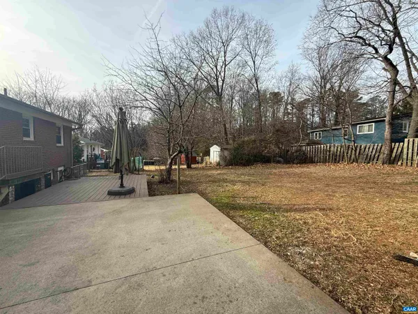 a picture of a bench in the window