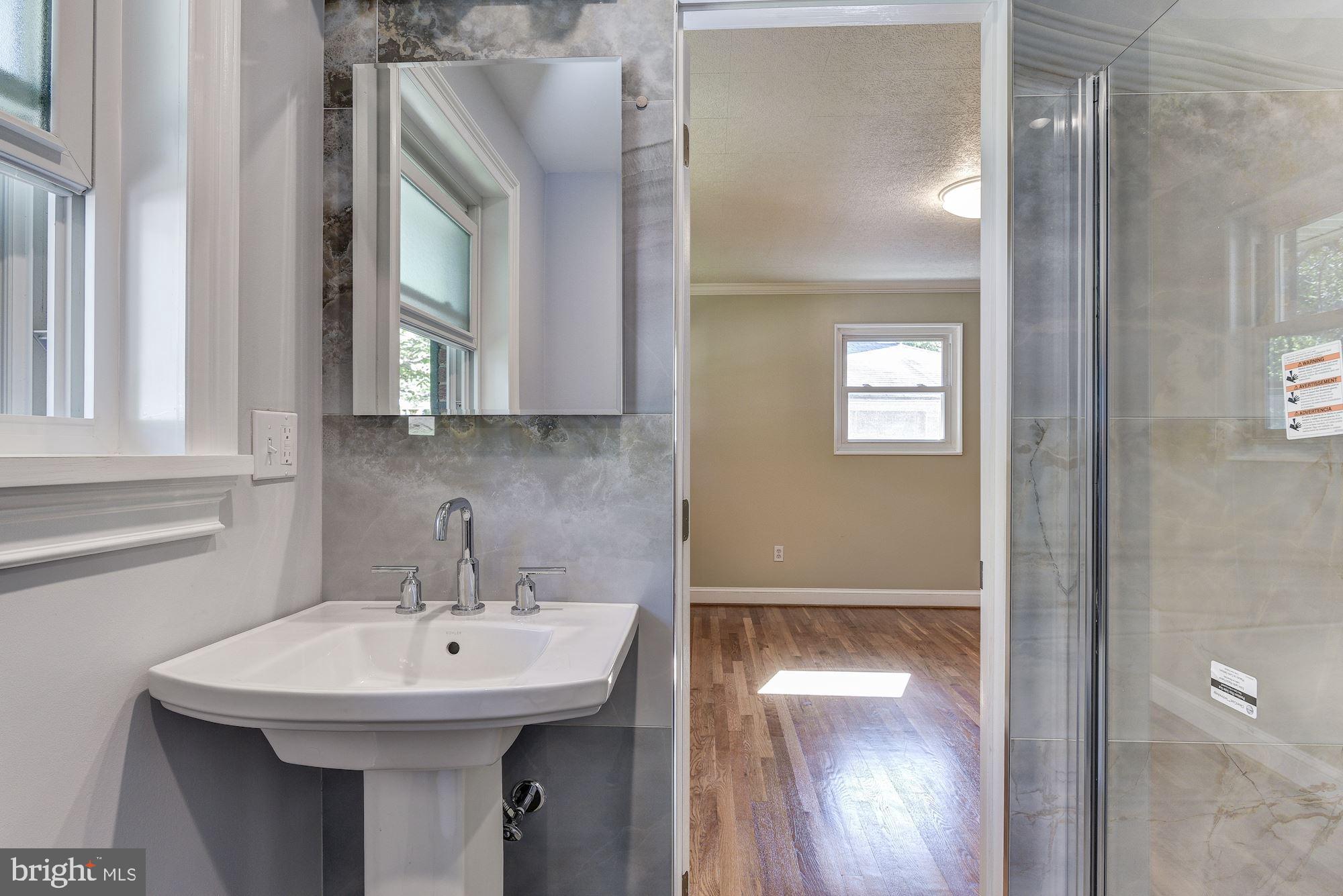 2300 Ross Road Silver Spring, MD 20910 - Photo 10 of 19 Master bath