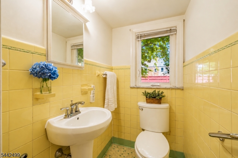 1100 Edgewood Road Elizabeth, NJ 07208 - Photo 17 of 42