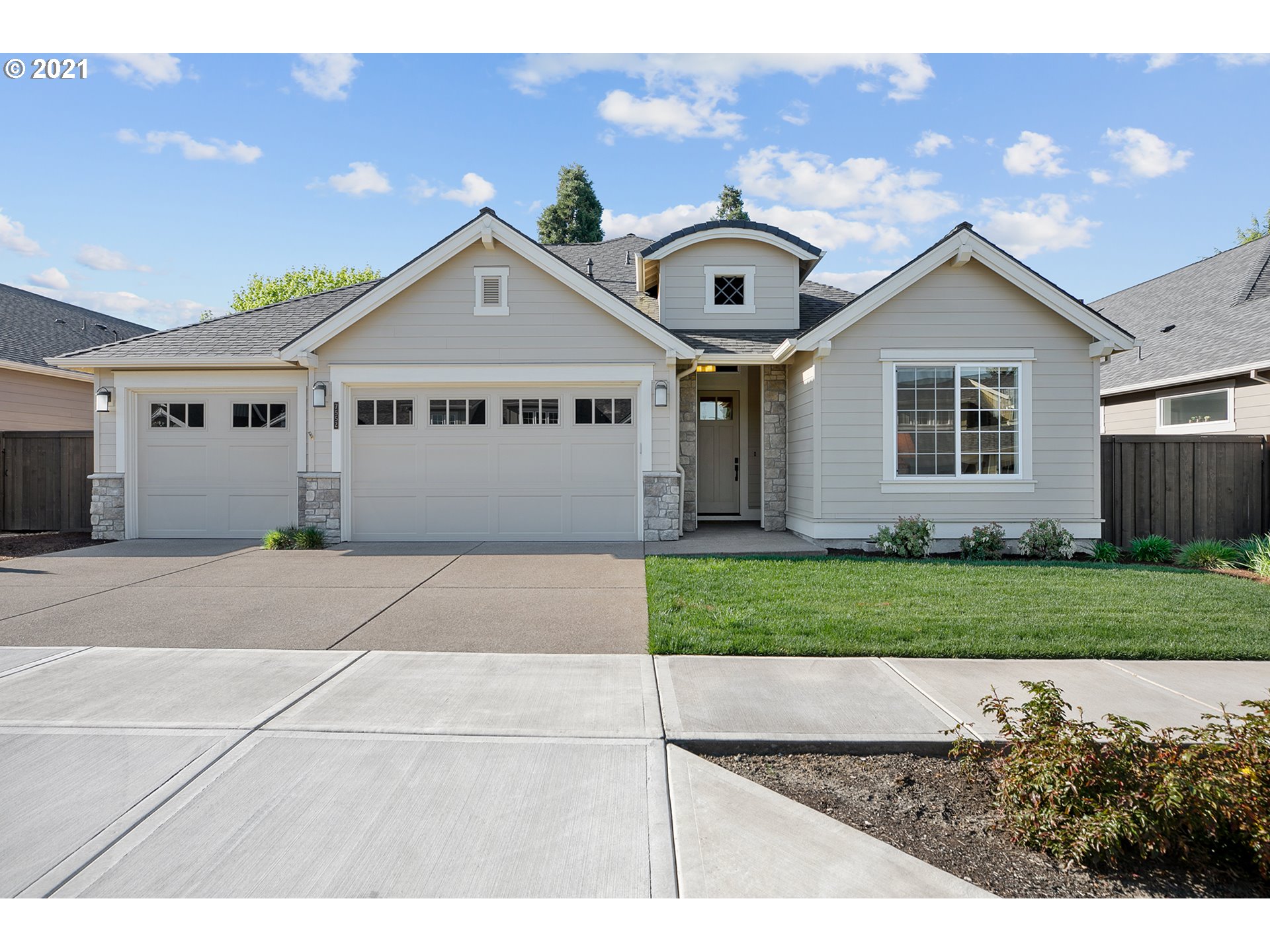7552 Southwest Honor Loop Wilsonville, OR 97070 - Photo 1 of 30 Gallery Image 1
