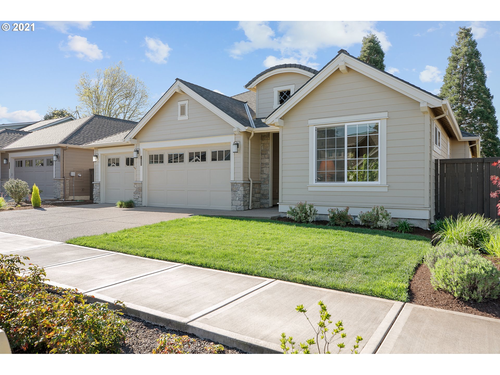 7552 Southwest Honor Loop Wilsonville, OR 97070 - Photo 2 of 30 Gallery Image 2