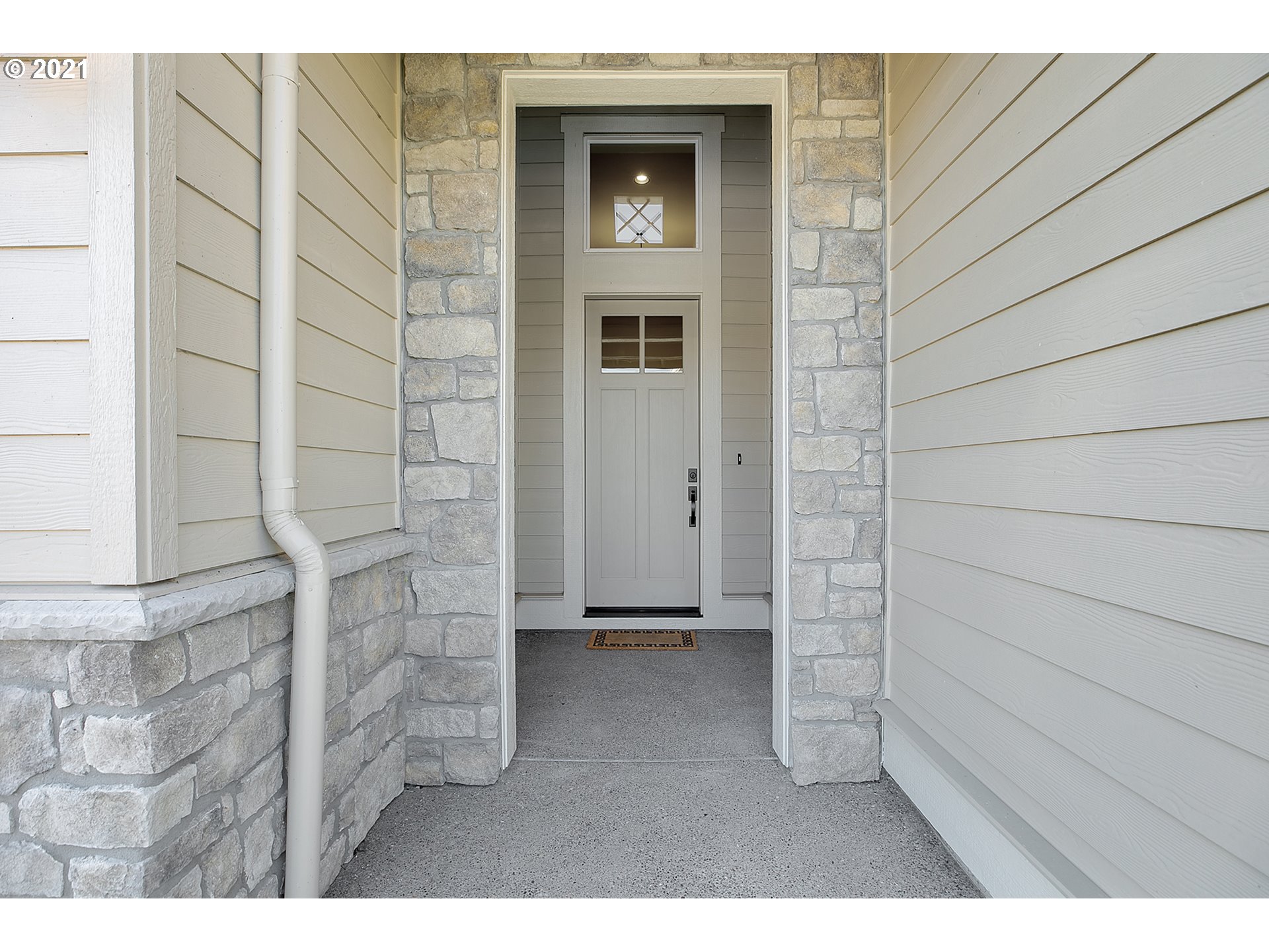 7552 Southwest Honor Loop Wilsonville, OR 97070 - Photo 3 of 30 Gallery Image 3