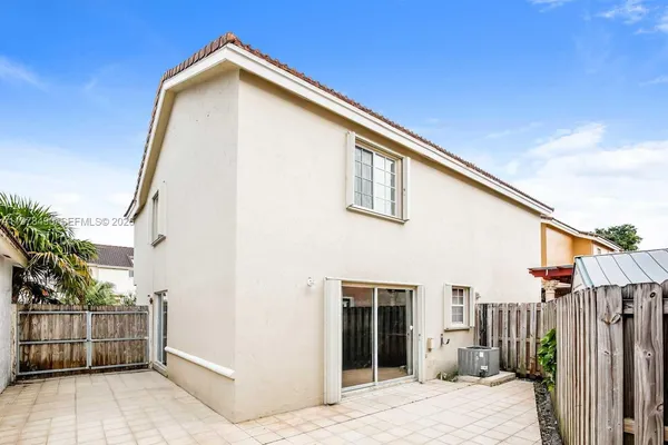 $3,230 | Lake Pointe, Miami, FL 33182