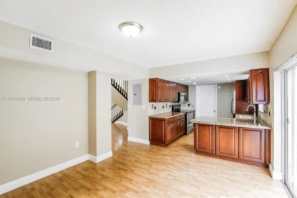 $3,230 | Lake Pointe, Miami, FL 33182