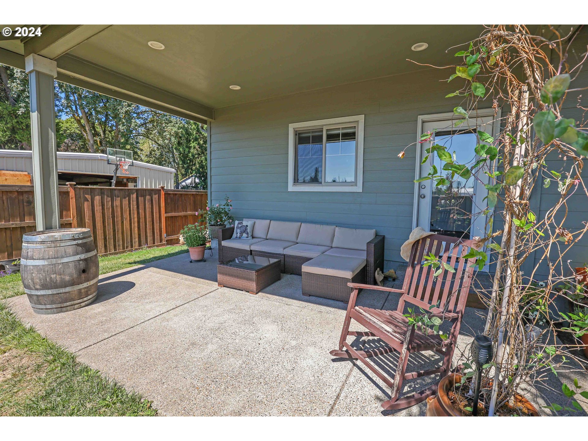 2230 Jeppesen Acres Road Eugene, OR 97401 - Photo 31 of 39 a building outdoor space with patio furniture