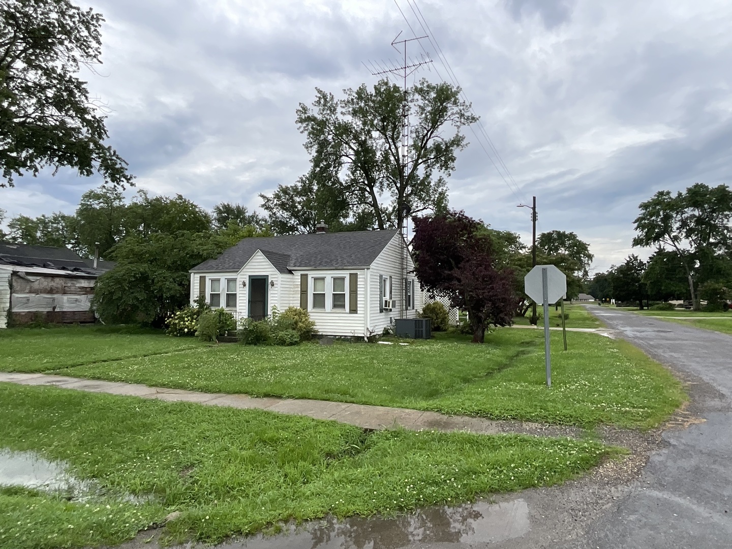 213 Maple Street Odin, IL 62870 - Photo 1 of 9
