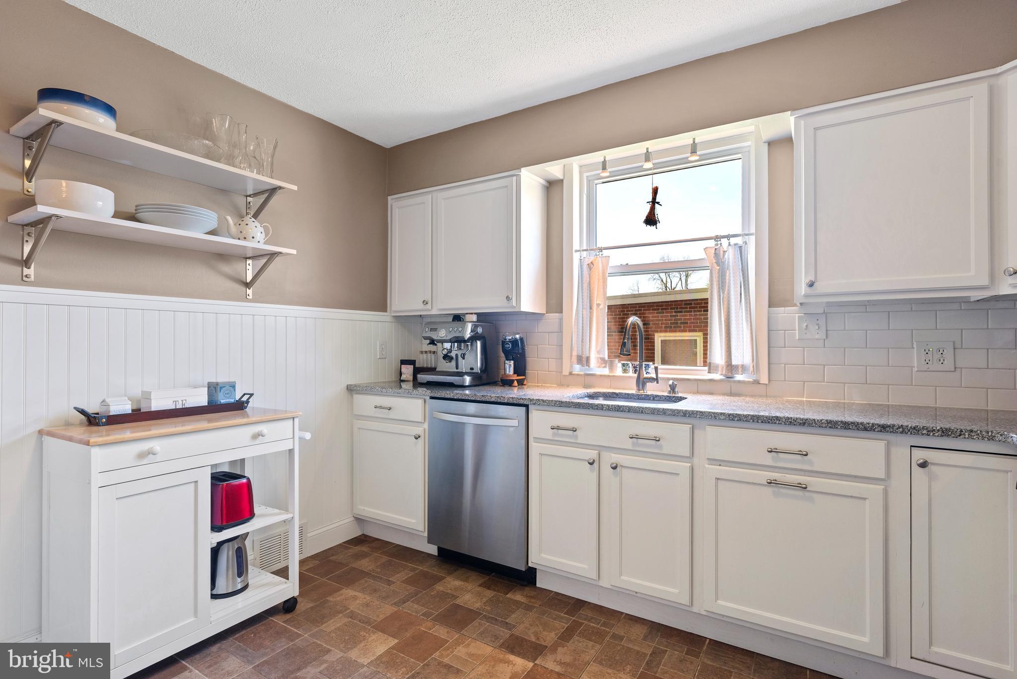 7205 Hill Road Philadelphia, PA 19128 - Photo 8 of 25 Gallery Image 8