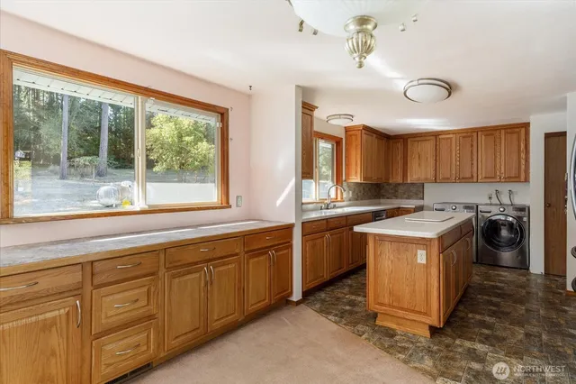 $600,000 | 1085 Harrison Street, Oak Harbor, WA 98277