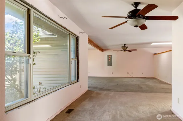 $600,000 | 1085 Harrison Street, Oak Harbor, WA 98277