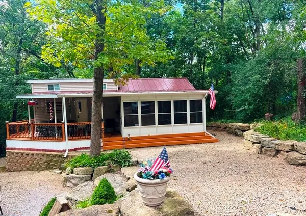 $184,000 | 306 Westview Court, Edgerton, WI 53534