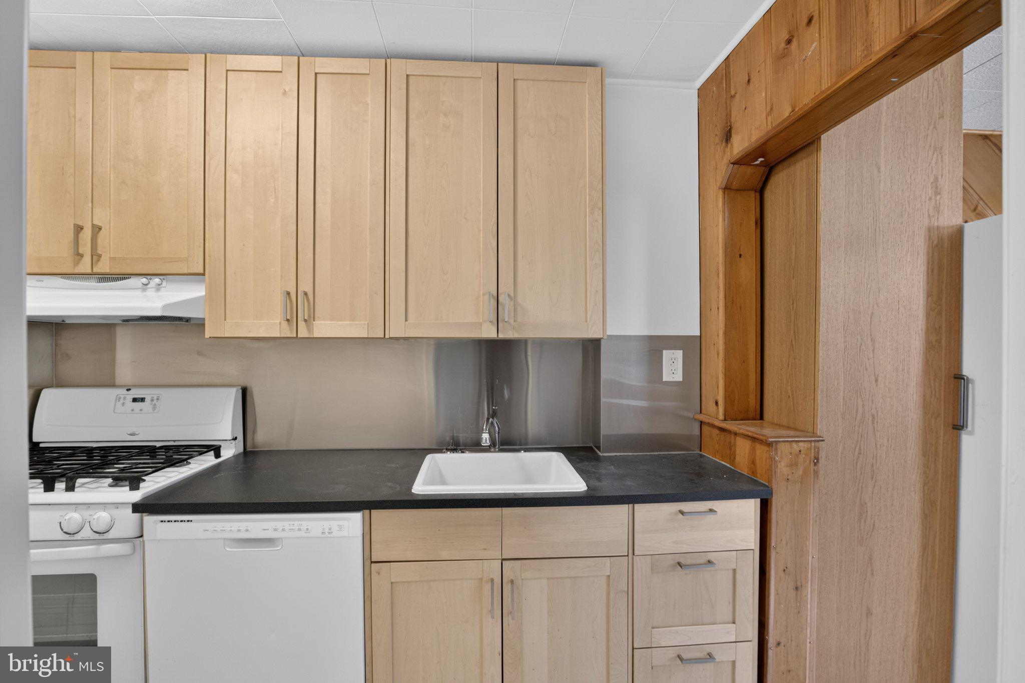 7057 Guilford Road Upper Darby, PA 19082 - Photo 13 of 28 Gallery Image 13