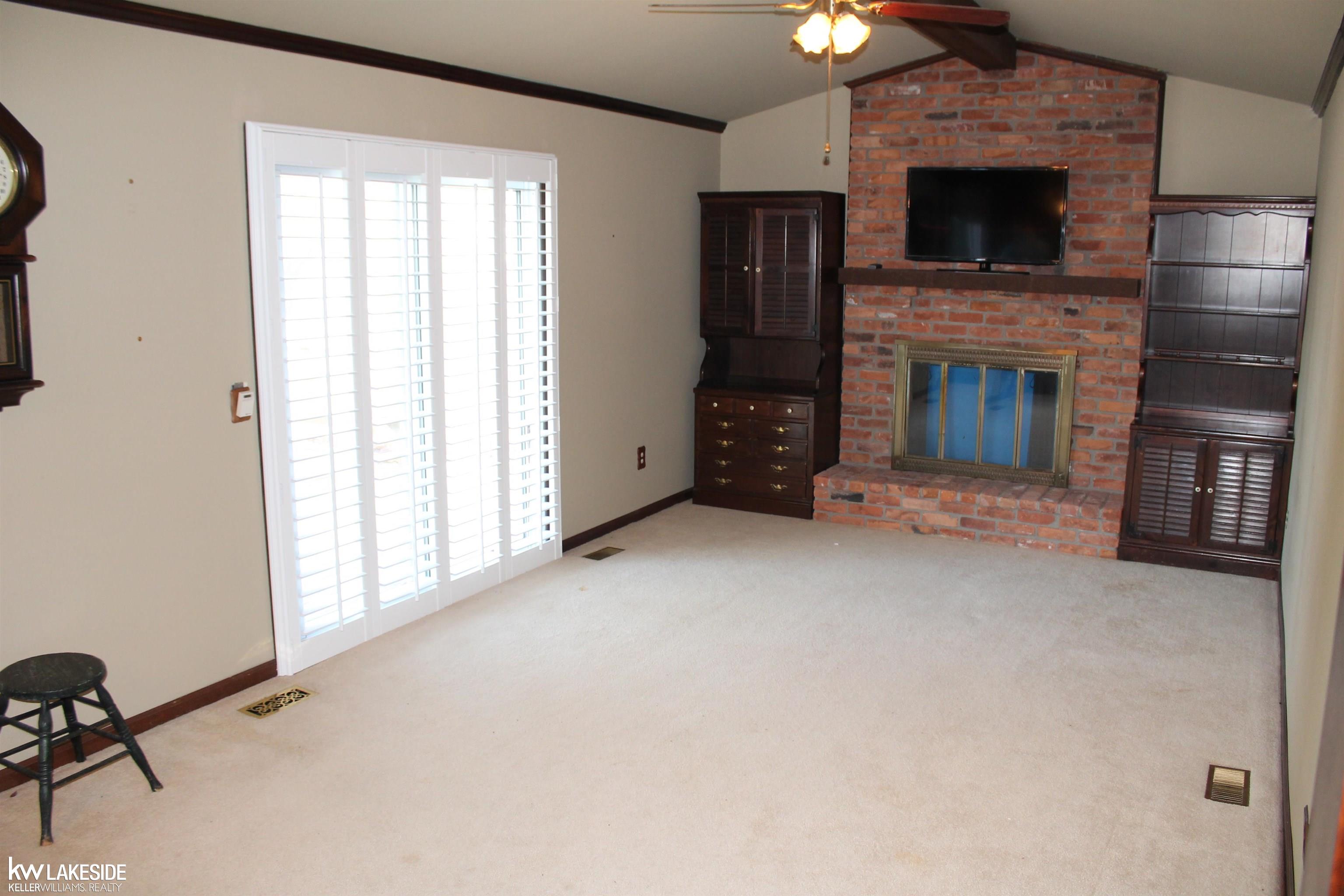 1438 Deerhurst Lane Rochester, MI 48307 - Photo 41 of 56 50084908-52.JPG