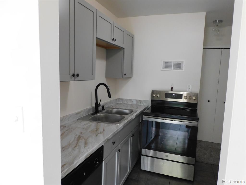 30268 Southfield Road, Unit 229 Southfield, MI 48076 - Photo 7 of 12
