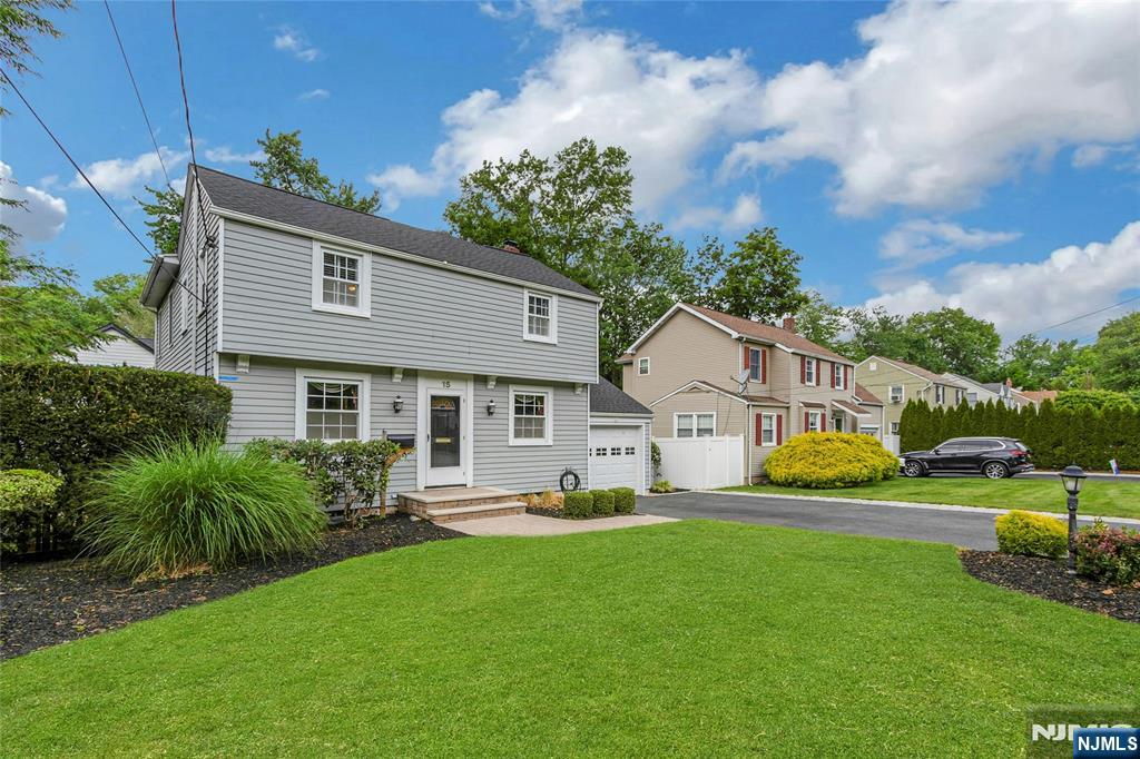 15 Colonial Road Tenafly, NJ 07670 - Photo 2 of 40