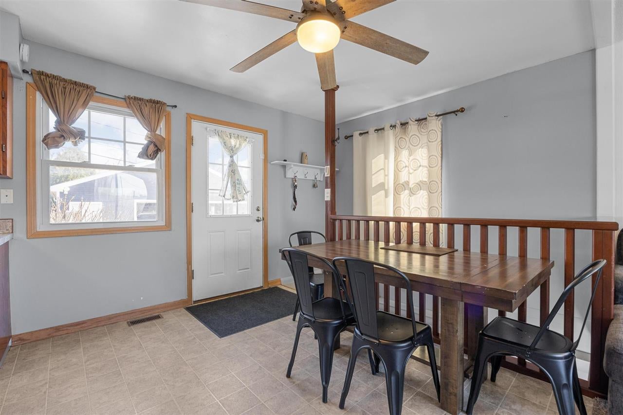 813 Cheyenne Road Northwest Cedar Rapids, IA 52405 - Photo 6 of 28 Gallery Image 6