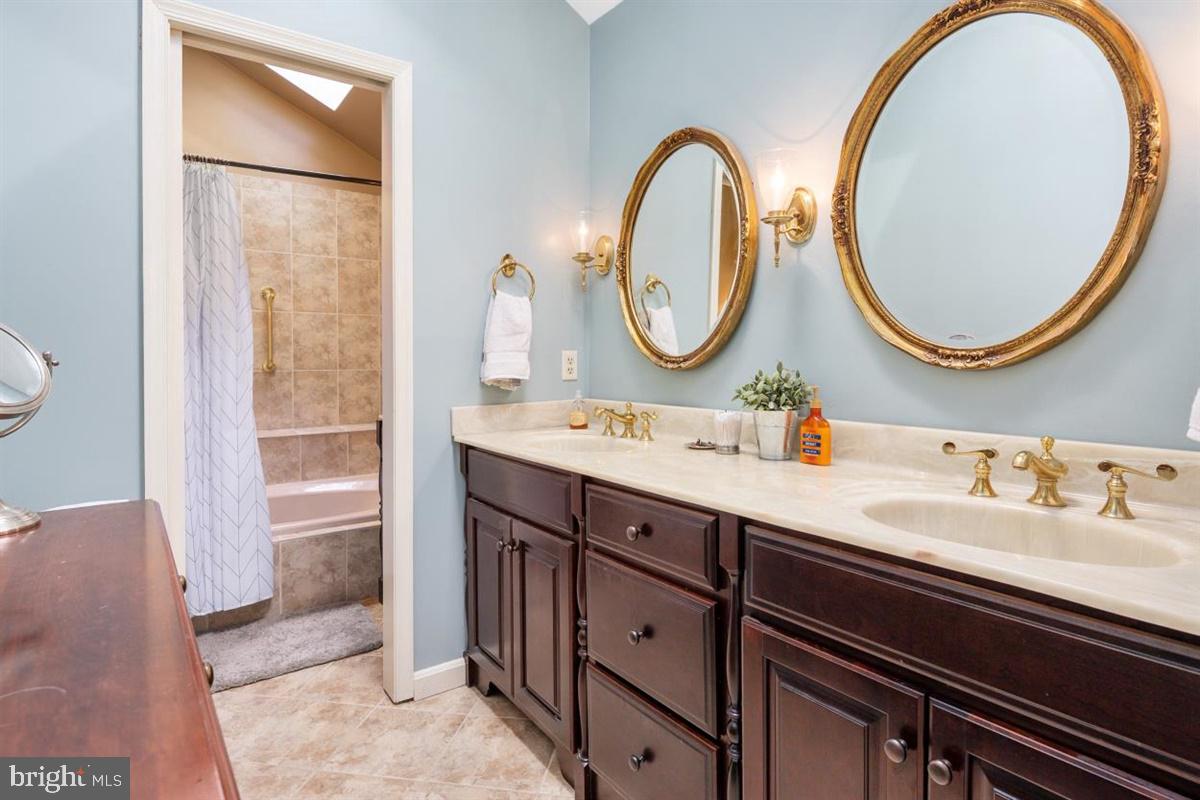 1937 High Ridge Road Annapolis, MD 21409 - Photo 20 of 64 Great Master BA with double sinks
