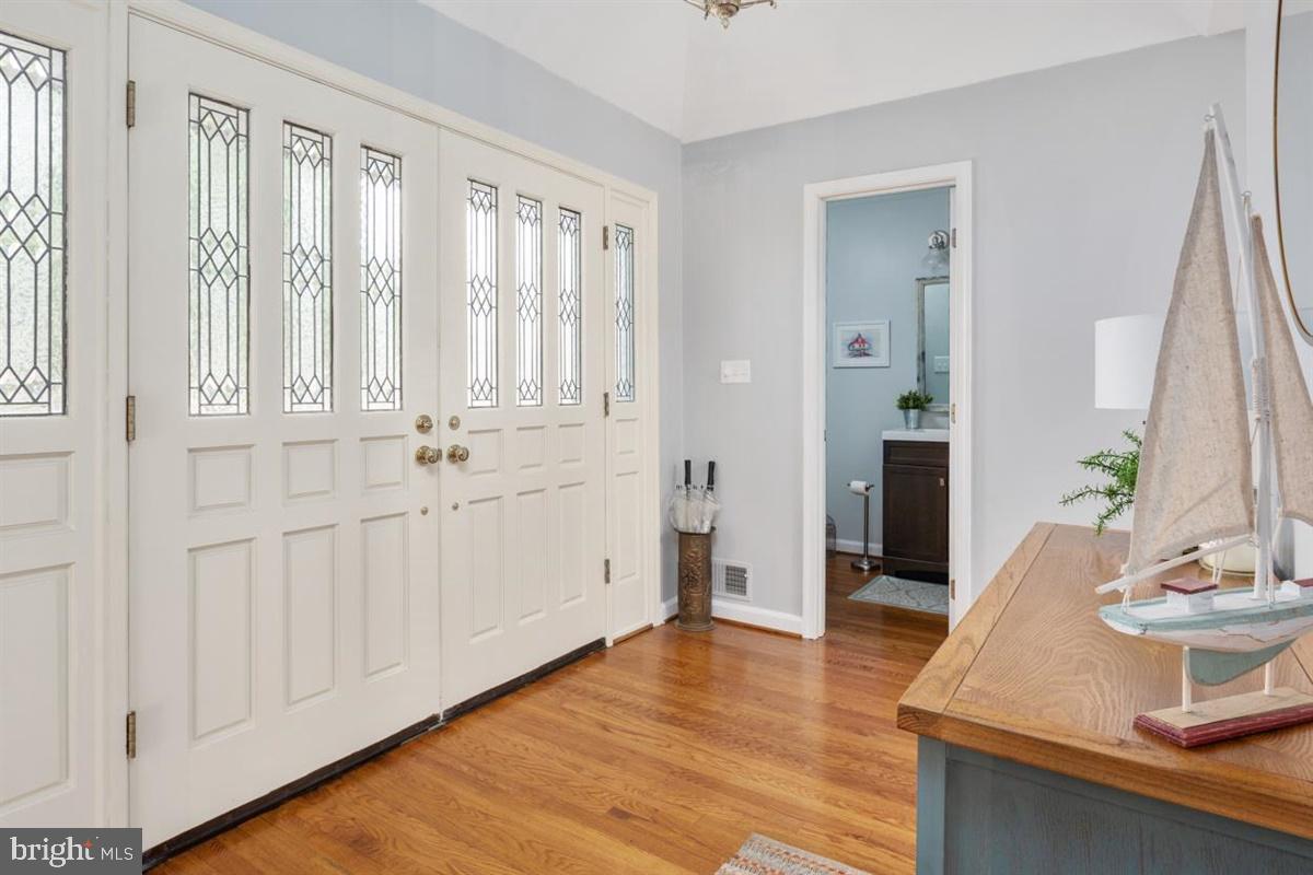 1937 High Ridge Road Annapolis, MD 21409 - Photo 4 of 64 Grand two door entrance to open foyer