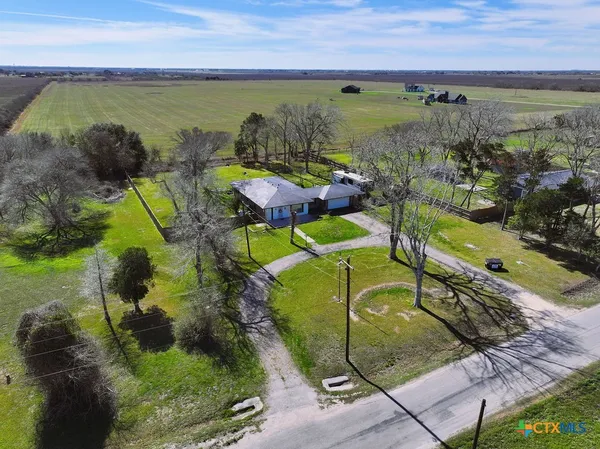 $275,000 | 743 Royal Road, Port Lavaca, TX 77979