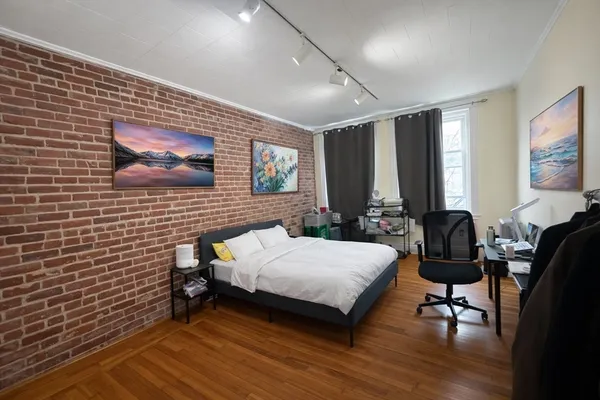 $945,000 | 8 Euston Street, Unit 5, Brookline, MA 02446