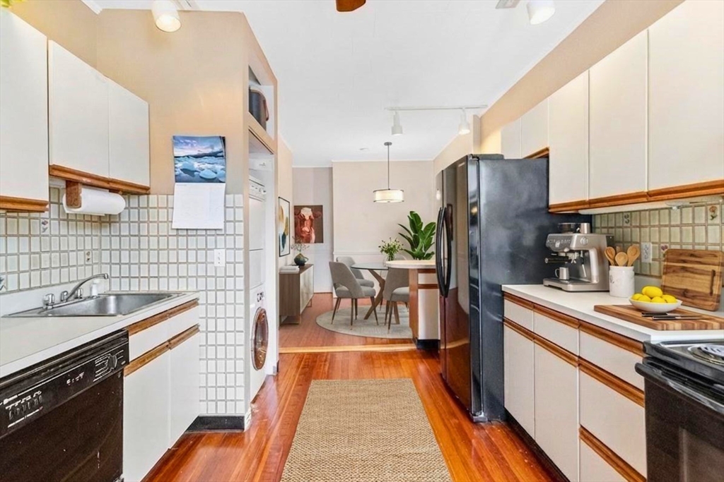 8 Euston Street, Unit 5 Brookline, MA 02446 - Photo 4 of 6