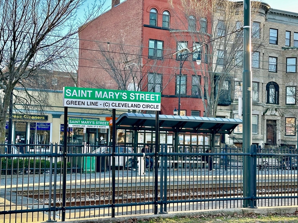 8 Euston Street, Unit 5 Brookline, MA 02446 - Photo 6 of 6