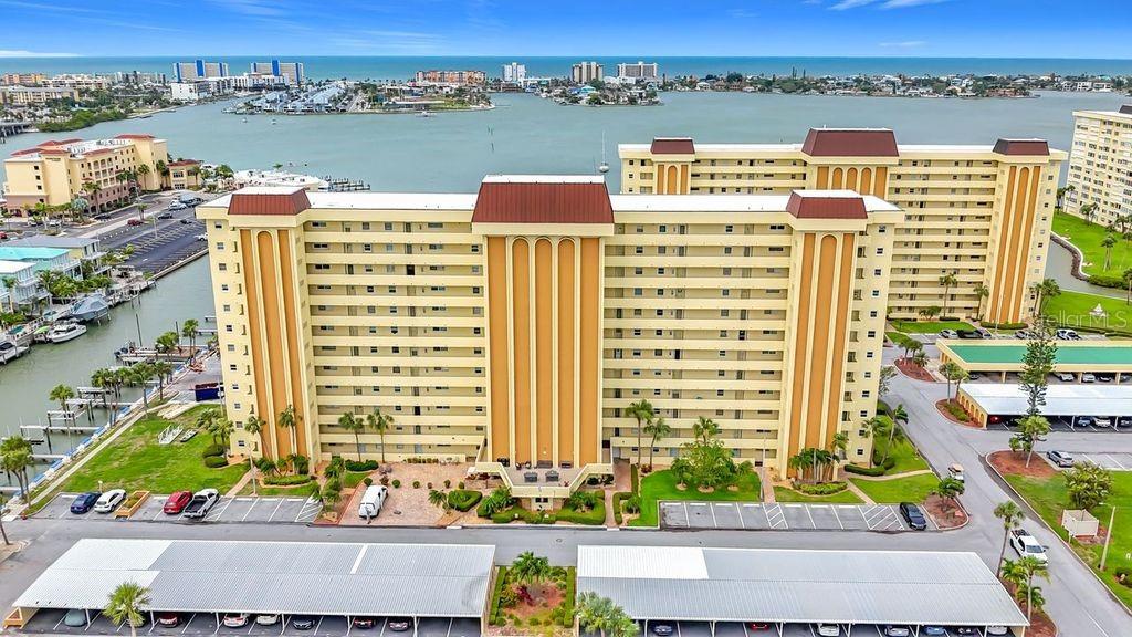 4550 Cove Circle, Unit 302 St. Petersburg, FL 33708 - Photo 5 of 55