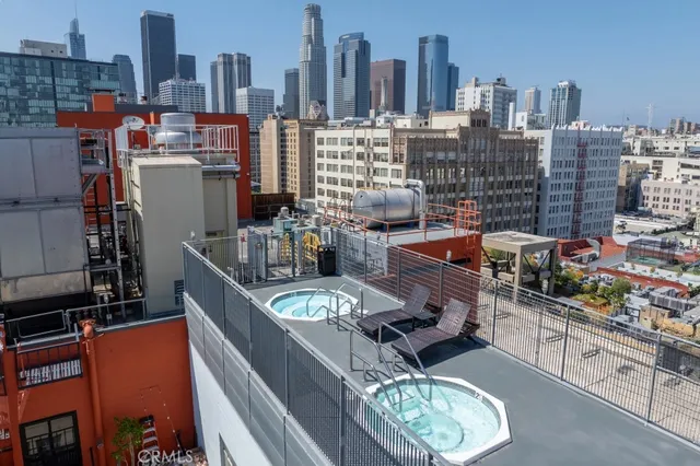 a picture of city view