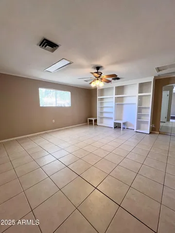 a view of a livingroom with furniture