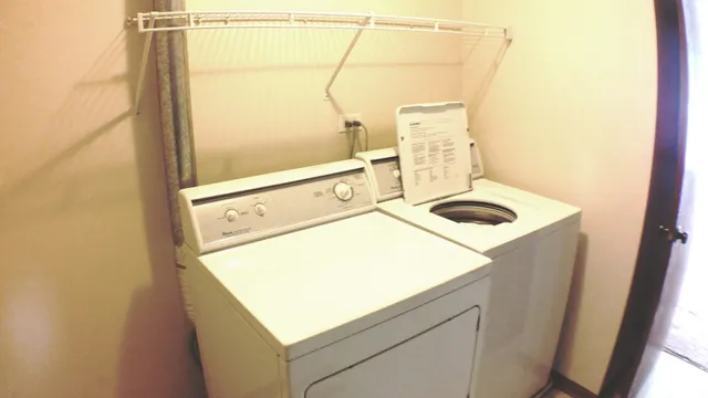 $2,500 | 1934 Heron Avenue, Unit D, Schaumburg, IL 60193