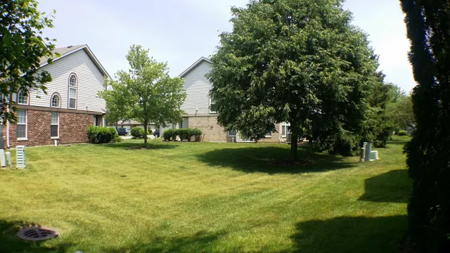 $2,500 | 1934 Heron Avenue, Unit D, Schaumburg, IL 60193