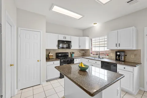 $340,000 | 16114 Kintyre Point Road, Houston, TX 77095