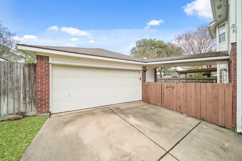$340,000 | 16114 Kintyre Point Road, Houston, TX 77095
