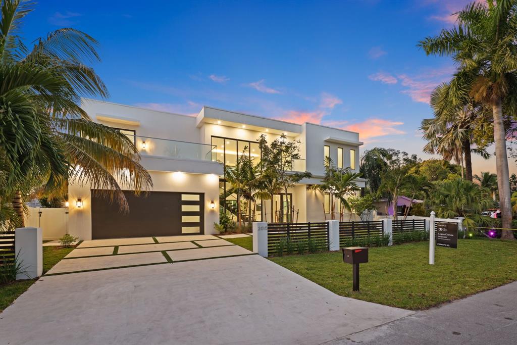 2015 Northeast 4th Avenue Wilton Manors, FL 33305 - Photo 2 of 79 a view of a yard with a slide
