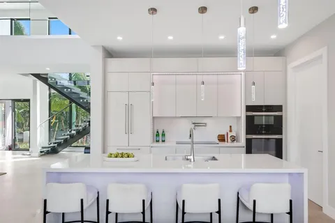 $3,499,950 | 2015 Northeast 4th Avenue, Wilton Manors, FL 33305